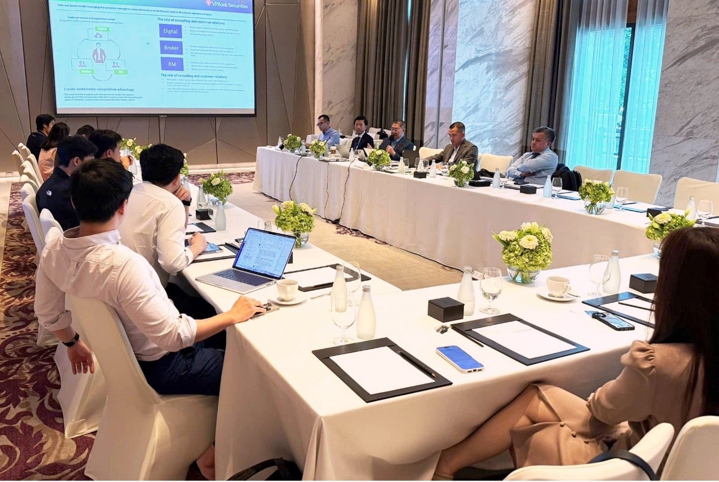 Hơn 50 đối tác quốc tế tìm hiểu cơ hội tại thương vụ IPO của VPBankS- Ảnh 1. Hơn 50 đối tác quốc tế tìm hiểu cơ hội tại thương vụ IPO của VPBankS- Ảnh 1.