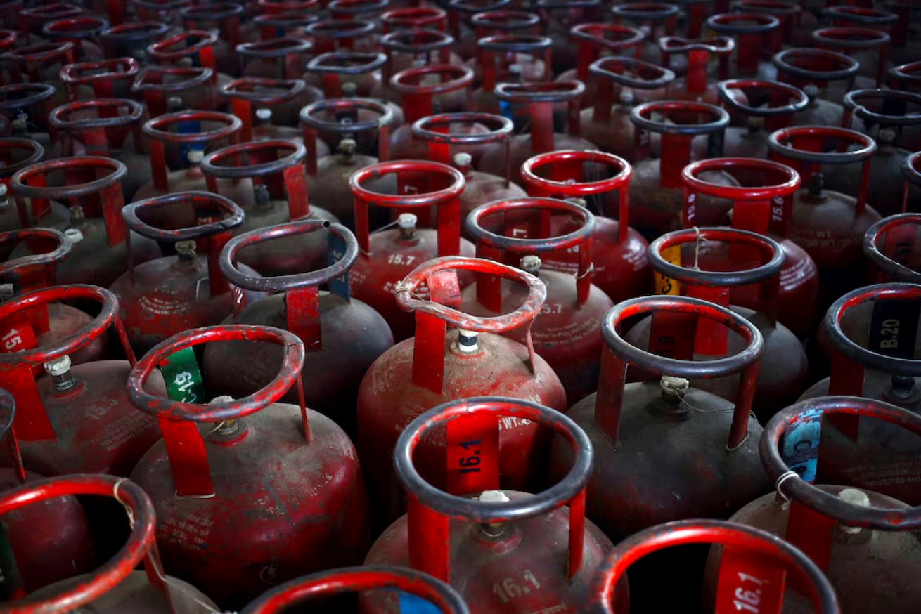 'Đòn cân não' của nền kinh tế gần 4.000 tỷ USD: 'Bắt tay' Mỹ giữa lúc tuyên bố không ngừng mua dầu Nga- Ảnh 1. 'Đòn cân não' của nền kinh tế gần 4.000 tỷ USD: 'Bắt tay' Mỹ giữa lúc tuyên bố không ngừng mua dầu Nga- Ảnh 1.