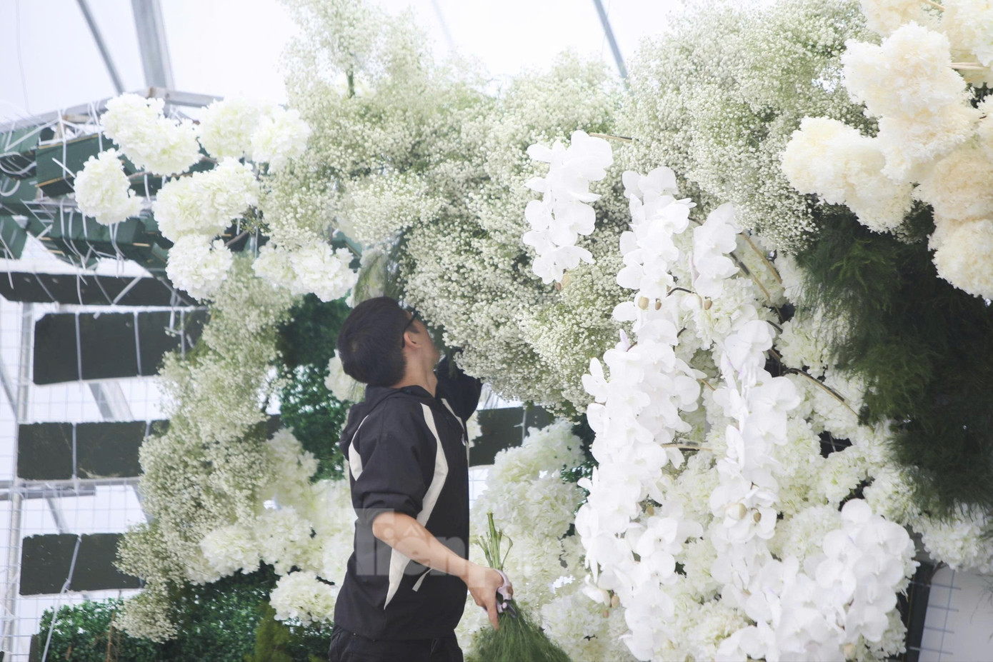 Bên trong rạp cưới mái vòm 3.000 m2 được nhà chồng Đỗ Thị Hà dựng bên bờ sông Nhật Lệ- Ảnh 15. Bên trong rạp cưới mái vòm 3.000 m2 được nhà chồng Đỗ Thị Hà dựng bên bờ sông Nhật Lệ- Ảnh 15.