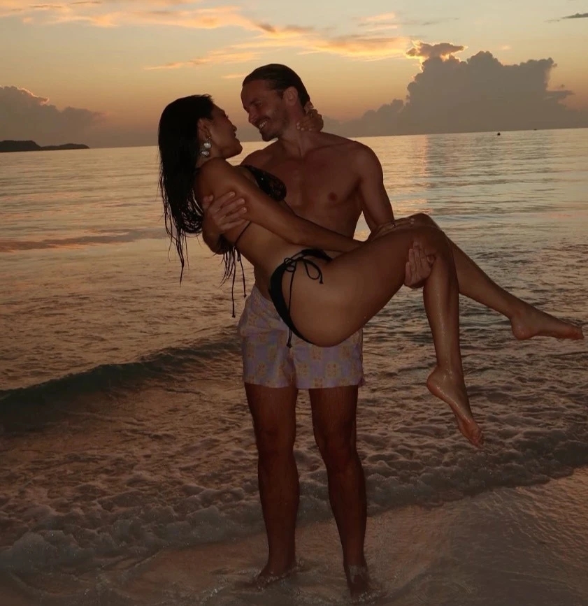 Bạn trai Thảo Nhi Lê là hậu duệ đời thứ 7 của gia tộc 200 năm kinh doanh nước hoa ở Pháp- Ảnh 1. Bạn trai Thảo Nhi Lê là hậu duệ đời thứ 7 của gia tộc 200 năm kinh doanh nước hoa ở Pháp- Ảnh 1.