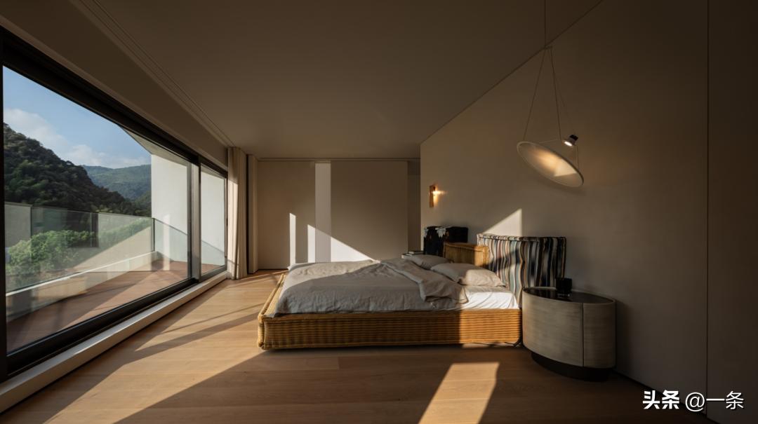 Nam nghệ sĩ bán nhà lên núi “ở ẩn”, cùng vợ xây biệt thự dưỡng già 500m2: “Có chút tiền là phải đi ngay, không muốn ở thành phố nữa”- Ảnh 9.