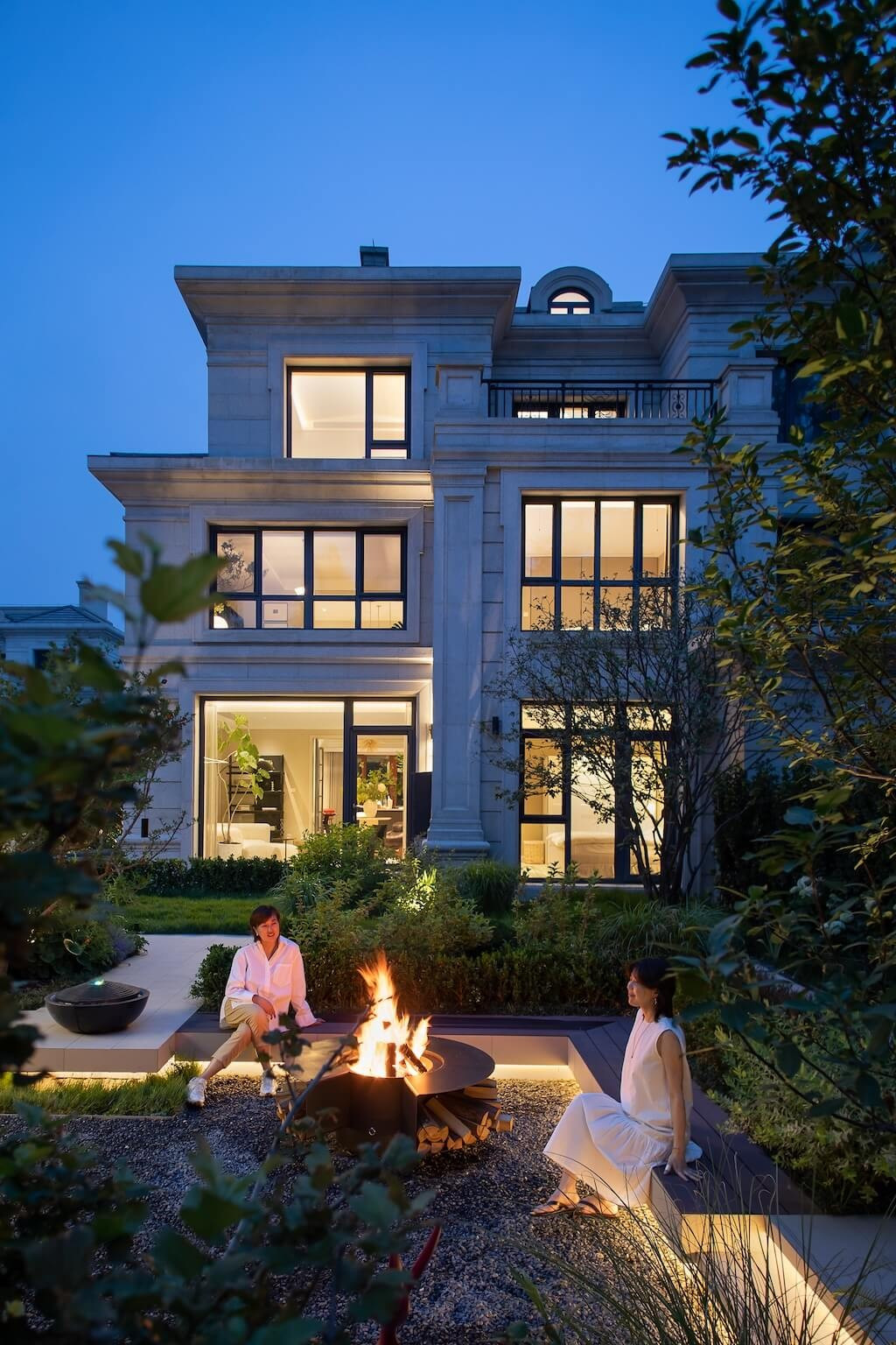 Biệt thự 400m2 ở ngoại ô "chữa lành" với vườn hoa cẩm tú cầu- Ảnh 1.