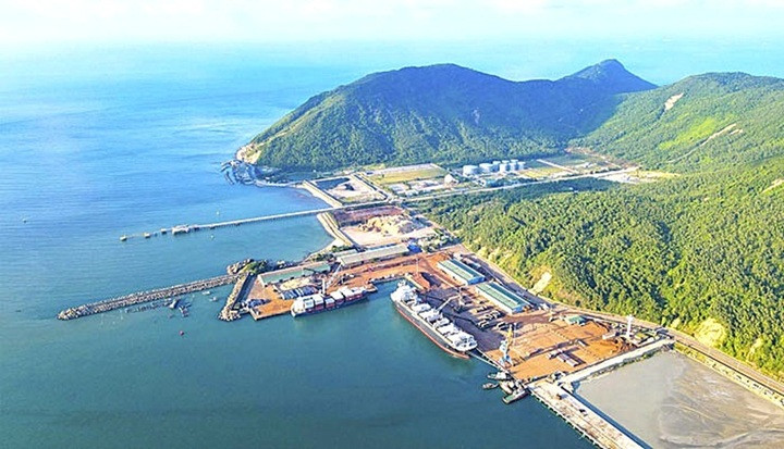 Tỷ phú Phạm Nhật Vượng chọn 2 quê hương làm địa điểm cho loạt dự án tỷ USD từ ô tô điện, bến cảng, thép, LNG đến các khu đô thị- Ảnh 2.