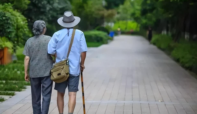 Về già mà sống thế này thì hơn trúng số- Ảnh 1. Về già mà sống thế này thì hơn trúng số- Ảnh 1.