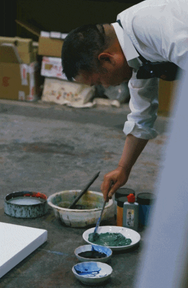 Nam nghệ sĩ bán nhà lên núi “ở ẩn”, cùng vợ xây biệt thự dưỡng già 500m2: “Có chút tiền là phải đi ngay, không muốn ở thành phố nữa”- Ảnh 11.