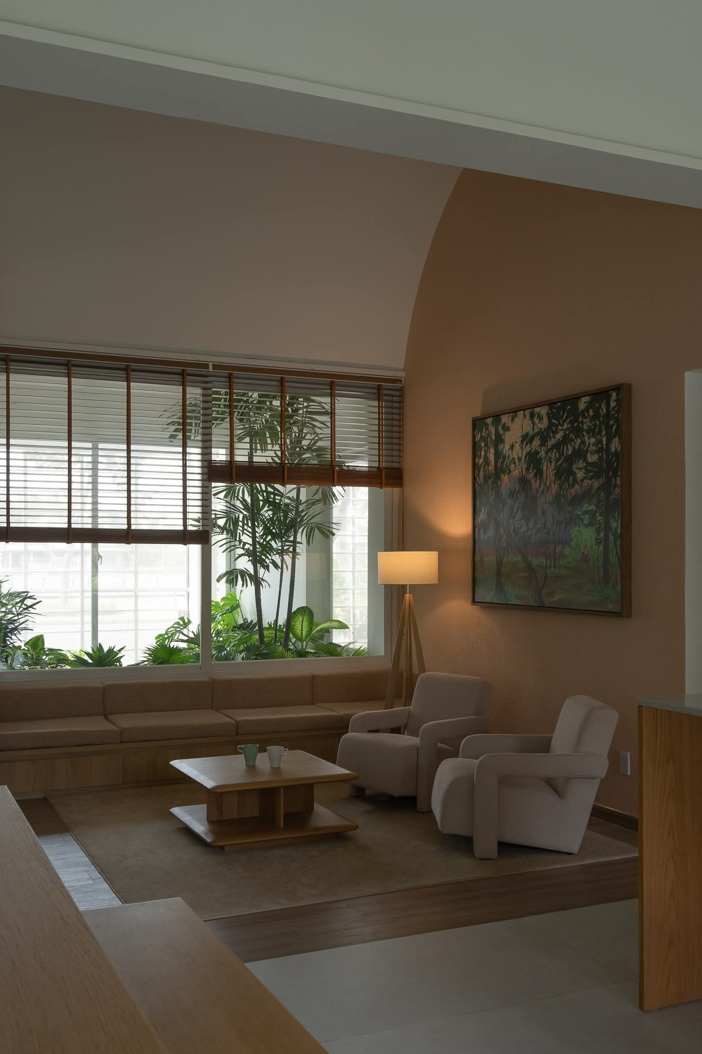 Ngôi nhà có thiết kế mái như ống khói để lấy sáng- Ảnh 10.