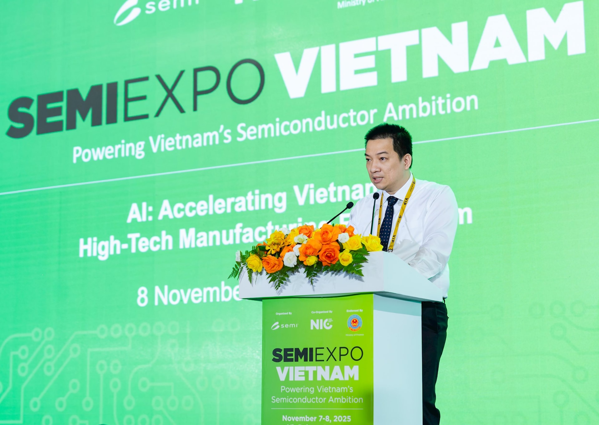 Viện trưởng Viện Công nghệ số và Chuyển đổi số quốc gia: "AI và Bán dẫn là hai mặt của một đồng xu, là 'đôi cánh' để nền kinh tế Việt Nam bay lên"- Ảnh 2.