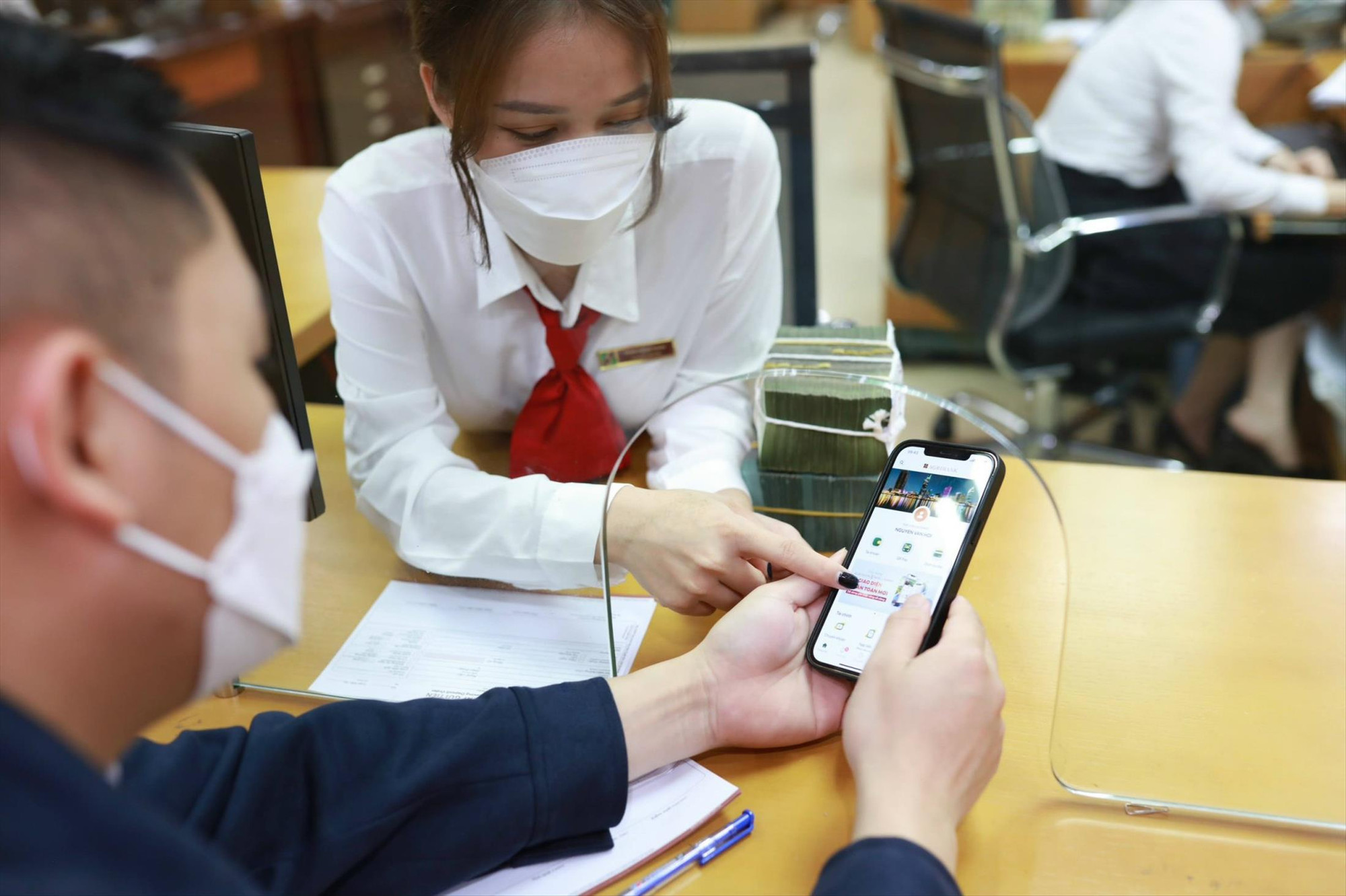 Từ 1/11, chuyển tiền phải khai báo đối với trường hợp sau- Ảnh 1.