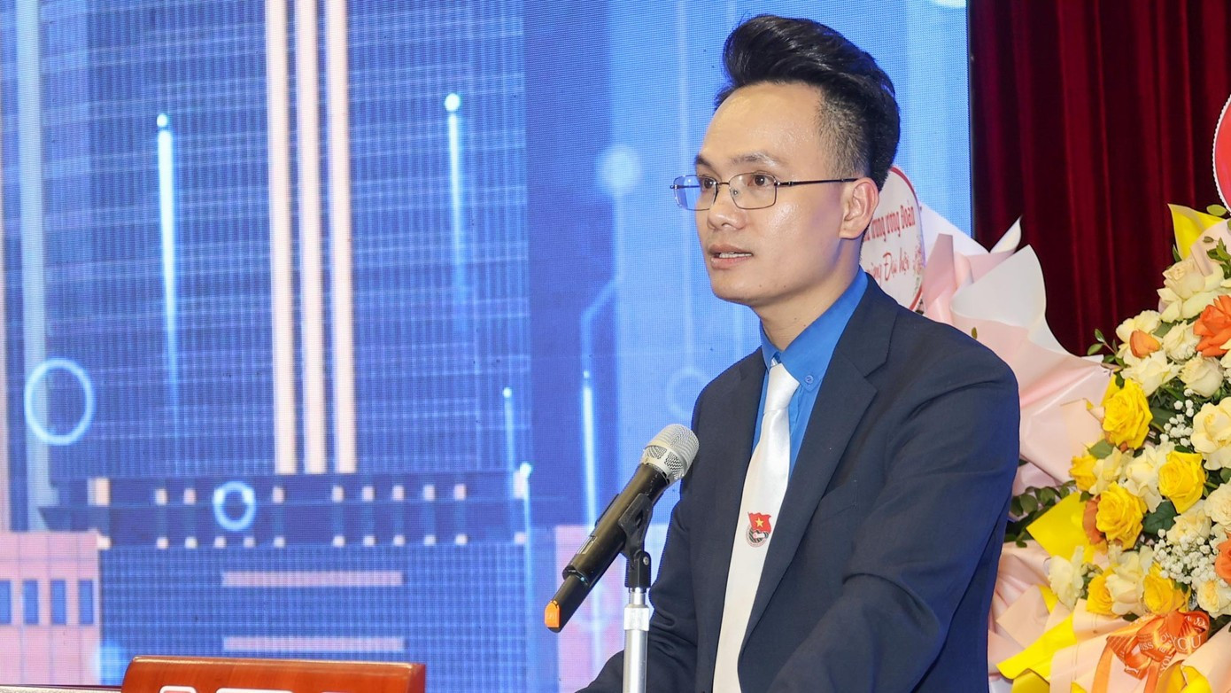 Từ 'nhà leo núi' Olympia đến 'thủ lĩnh' thanh niên Đài truyền hình Việt Nam- Ảnh 2. Từ 'nhà leo núi' Olympia đến 'thủ lĩnh' thanh niên Đài truyền hình Việt Nam- Ảnh 2.