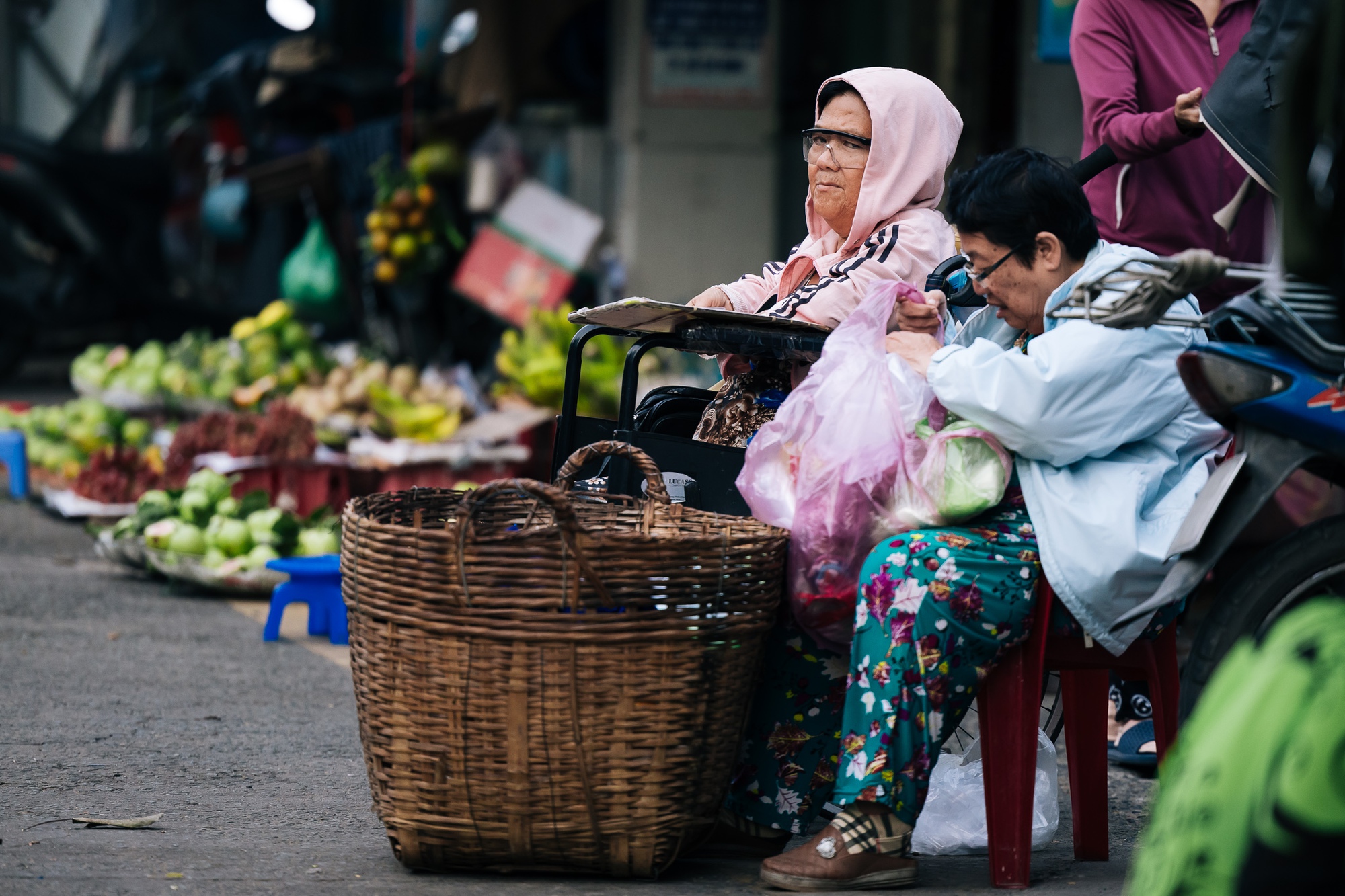 Chùm ảnh: TP.HCM trong ngày rét 19 độ C hiếm thấy- Ảnh 10.