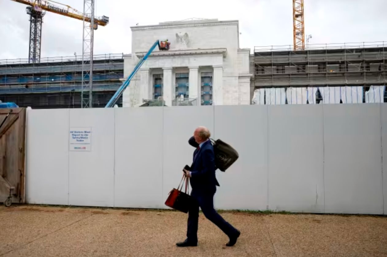 Từ nhà đầu tư đến chuyên gia đều phải 'đoán già đoán non' về quyết định hạ lãi suất của Fed: Chuyện gì đang xảy ra?- Ảnh 1. Từ nhà đầu tư đến chuyên gia đều phải 'đoán già đoán non' về quyết định hạ lãi suất của Fed: Chuyện gì đang xảy ra?- Ảnh 1.