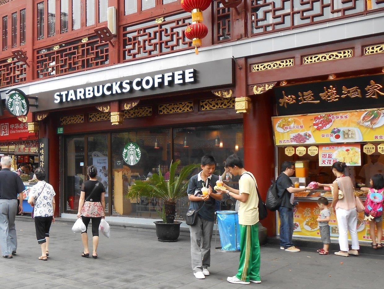 Starbucks chốt kèo bán một phần hoạt động kinh doanh ở thị trường láng giềng Việt Nam, đổi lại 4 tỷ USD- Ảnh 1. Starbucks chốt kèo bán một phần hoạt động kinh doanh ở thị trường láng giềng Việt Nam, đổi lại 4 tỷ USD- Ảnh 1.