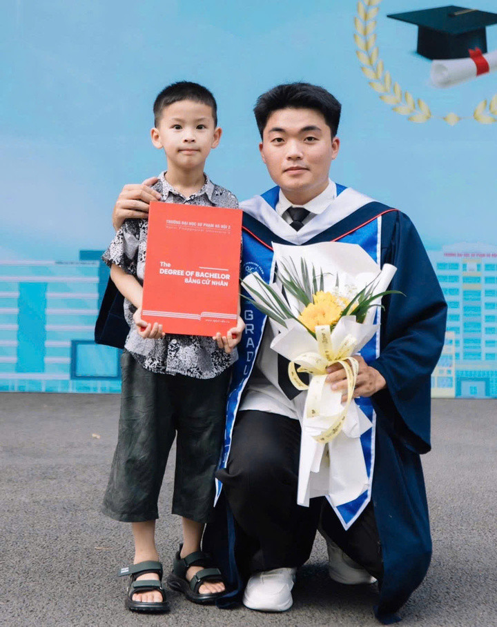 'Ông bố sinh viên' 24 tuổi và cú lội ngược dòng trở thành thủ khoa- Ảnh 2.