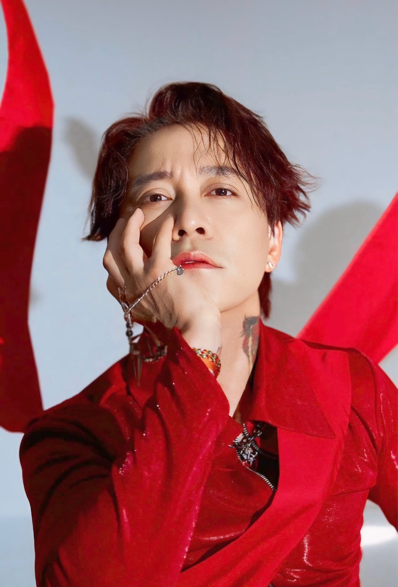 Cuộc sống của Tuấn Hưng trong căn nhà view Hồ Gươm - sân khấu liveshow 0 đồng- Ảnh 1.