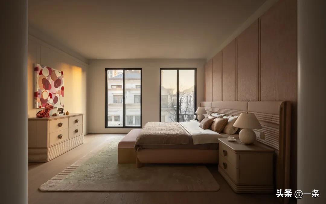 Vợ đi Mỹ, chồng ở nhà làm 1 việc “động trời” với biệt thự 700m2 rồi mới báo gia đình: “Đã đến lúc tôi sống thật với chính mình”- Ảnh 3.