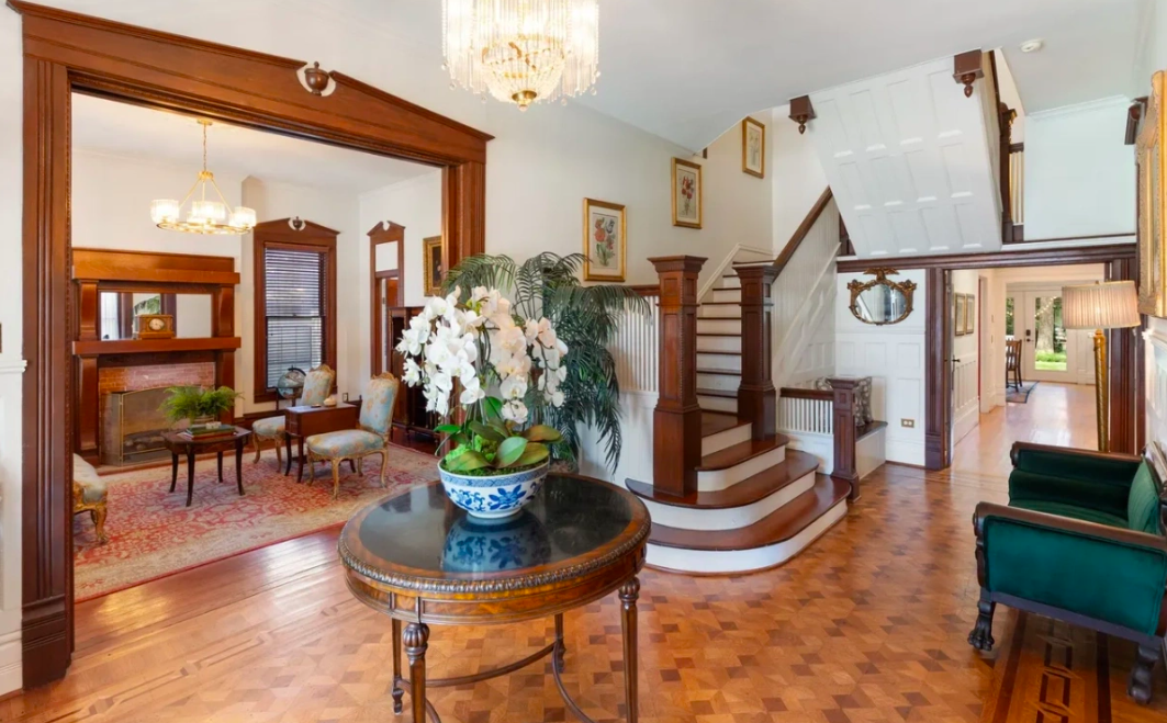 Biệt thự 37 tỷ ở Mỹ của "Hoa hậu giàu nhất Việt Nam"- Ảnh 5. Biệt thự 37 tỷ ở Mỹ của "Hoa hậu giàu nhất Việt Nam"- Ảnh 5.