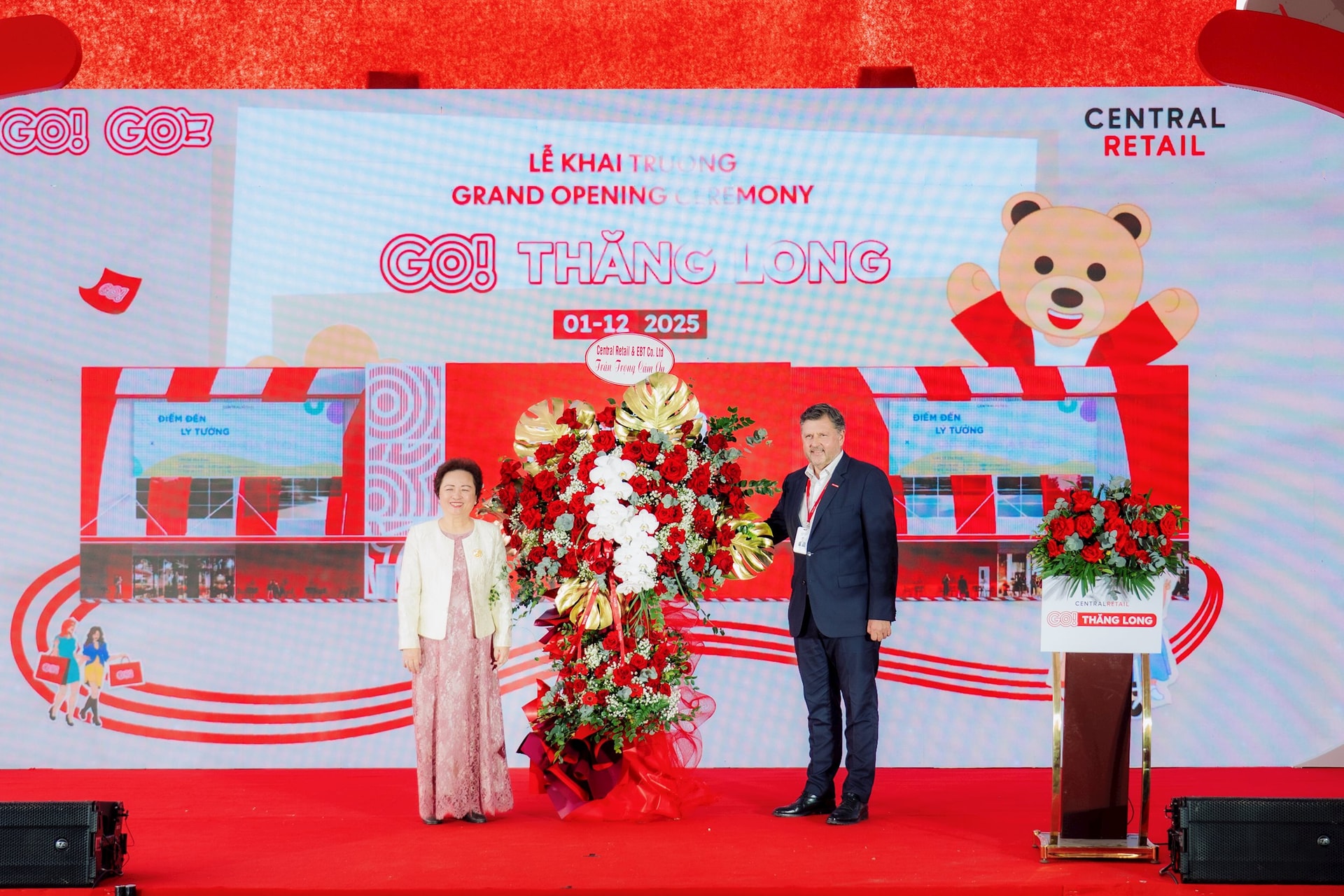 "Trùm" bán lẻ Thái Lan tiết lộ vai trò của Chủ tịch BRG Nguyễn Thị Nga, người đứng sau hoạt động của Big C Thăng Long- Ảnh 1. "Trùm" bán lẻ Thái Lan tiết lộ vai trò của Chủ tịch BRG Nguyễn Thị Nga, người đứng sau hoạt động của Big C Thăng Long- Ảnh 1.