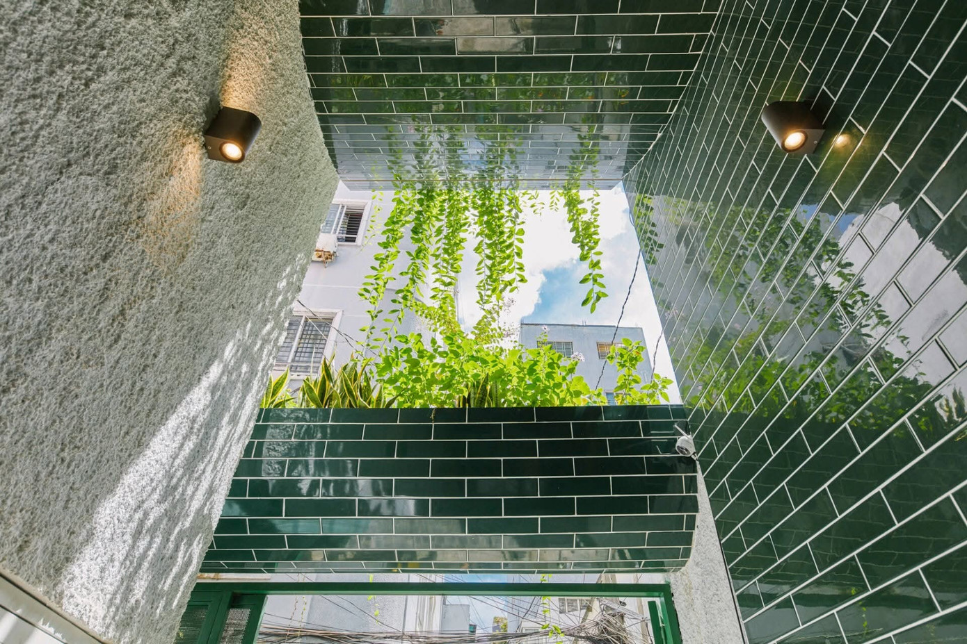 fb-img-1763434166097-1764893825032-17648938253431451576716