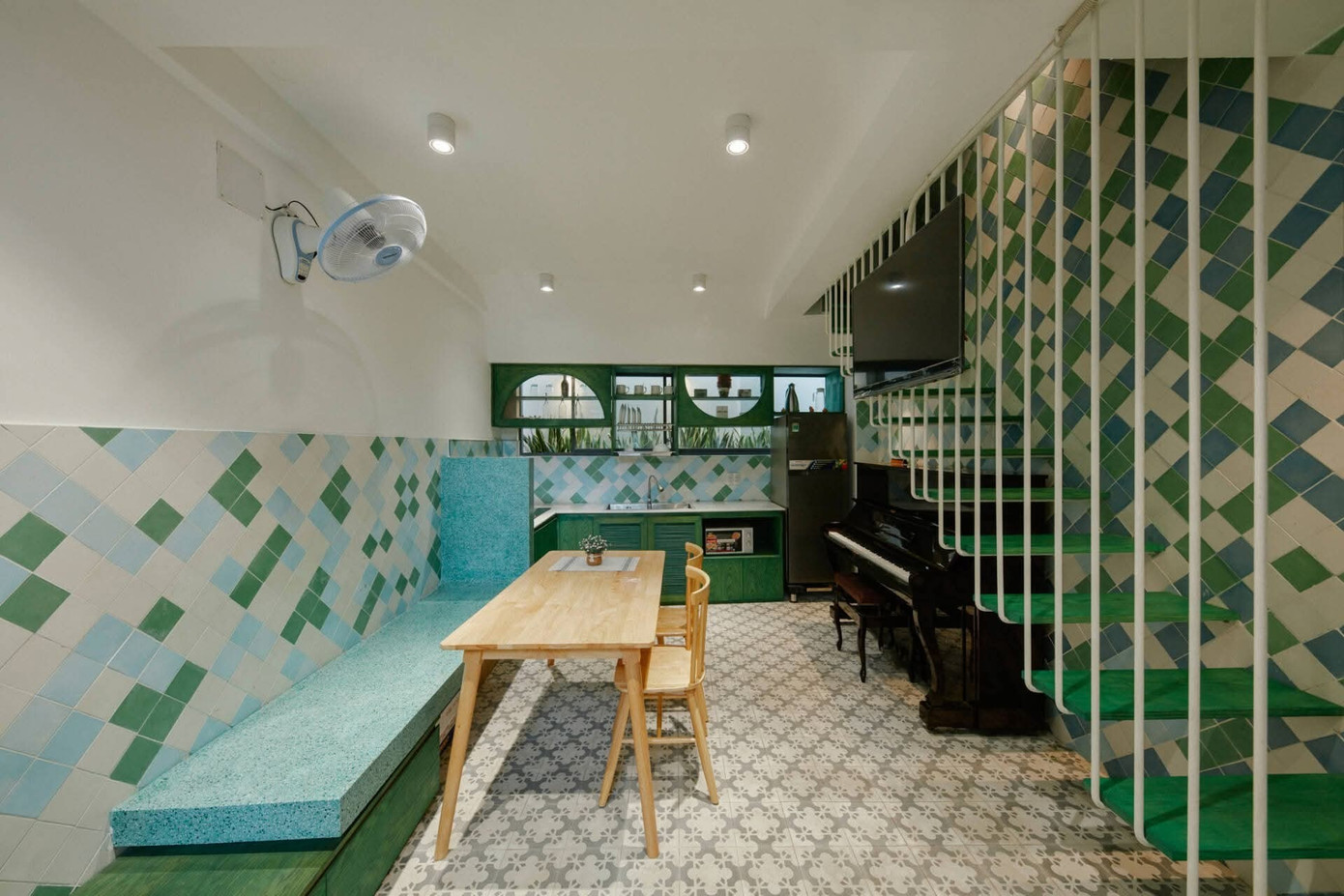 fb-img-1763434169760-1764893828587-17648938287312042419638