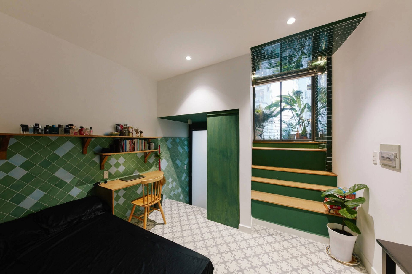 fb-img-1763434175544-1764893831009-1764893831311209524674