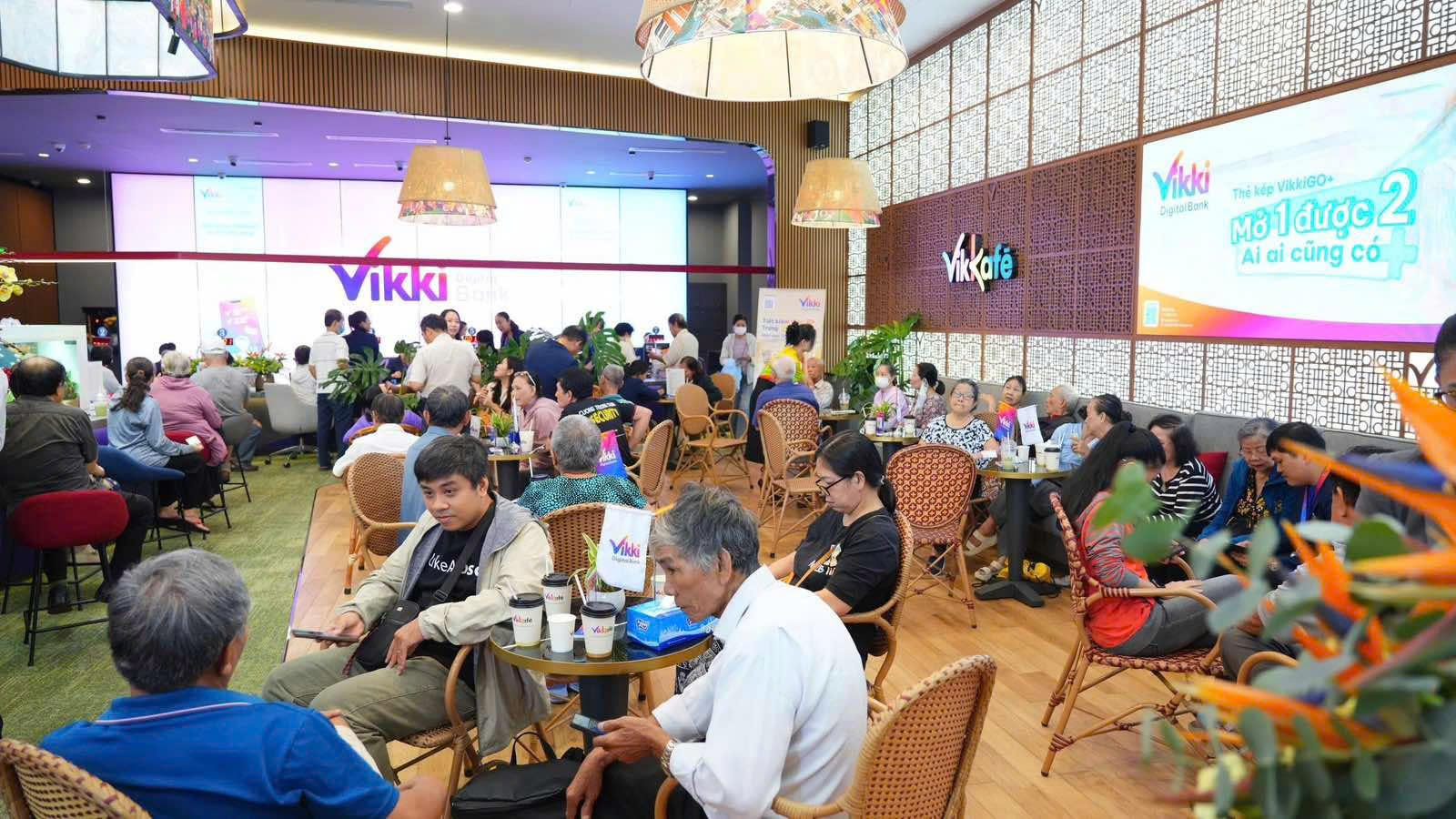 khai-truong-vikkafe-2-1765155433992-17651554341622087257373