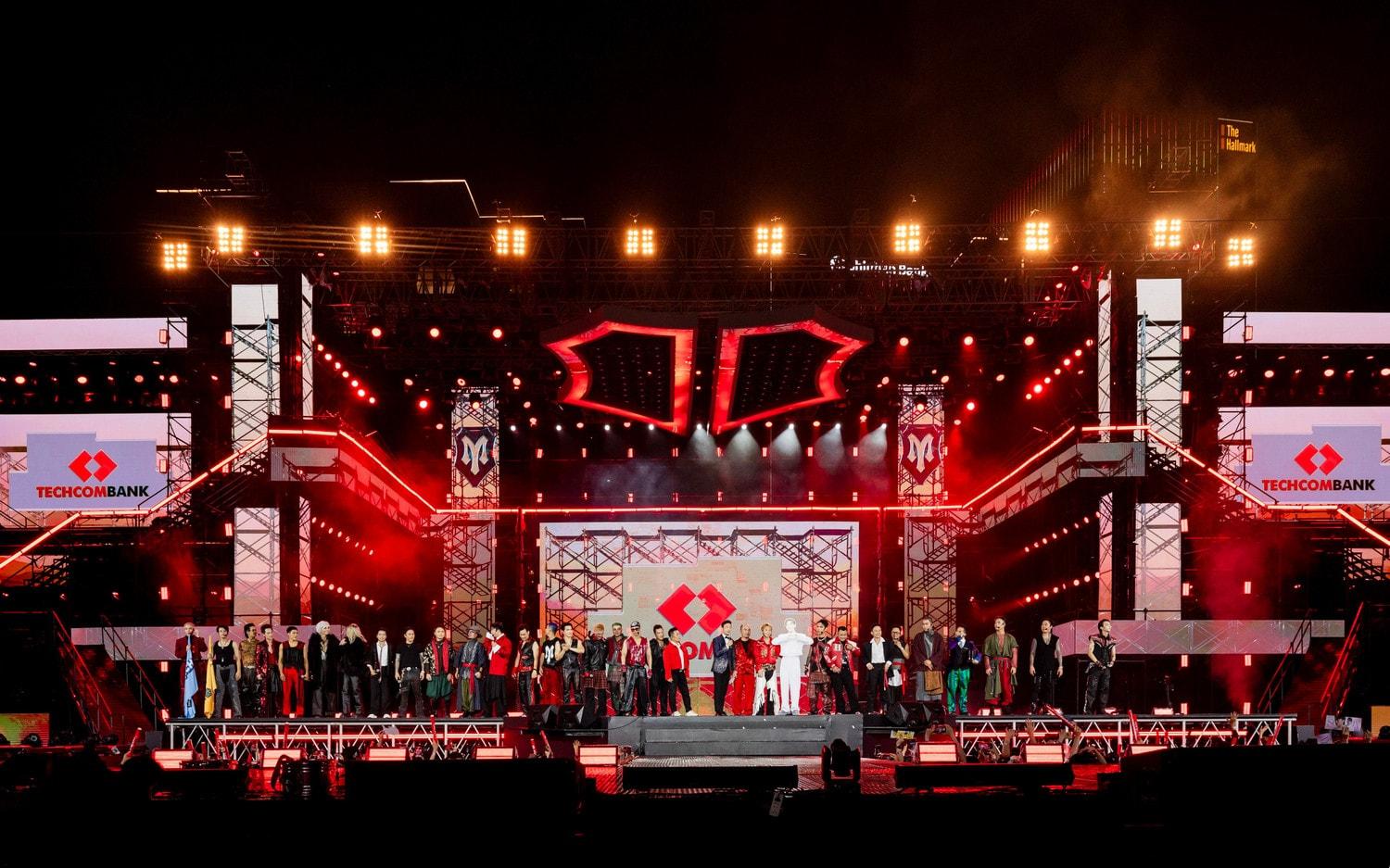 “Kim chủ” của những cú viral: Khi ngân hàng cũng “thắp lửa” sân khấu, ai đang làm chủ cuộc chơi giải trí triệu đô?- Ảnh 4. “Kim chủ” của những cú viral: Khi ngân hàng cũng “thắp lửa” sân khấu, ai đang làm chủ cuộc chơi giải trí triệu đô?- Ảnh 4.