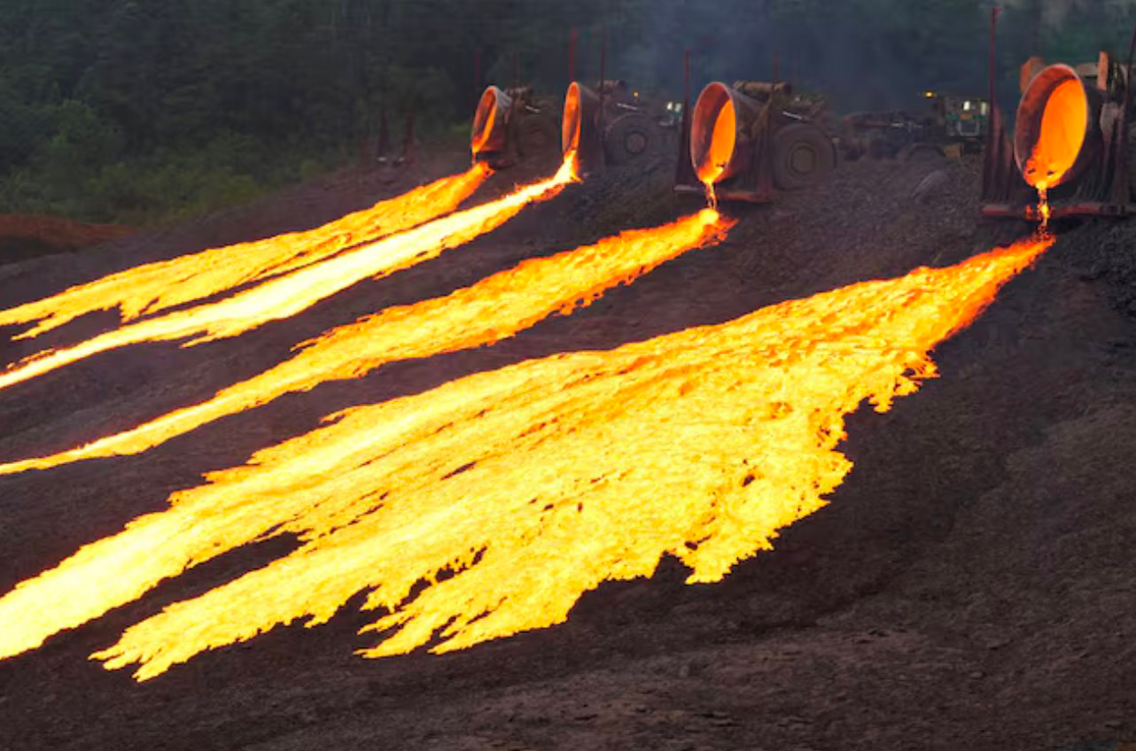 Bị Trung Quốc 'buông tay', quốc gia Đông Nam Á điêu đứng vì 'lỡ' sản xuất 70% nguồn cung của thế giới: Hàng trăm nghìn tấn hàng nằm im, không biết bán cho ai- Ảnh 1.