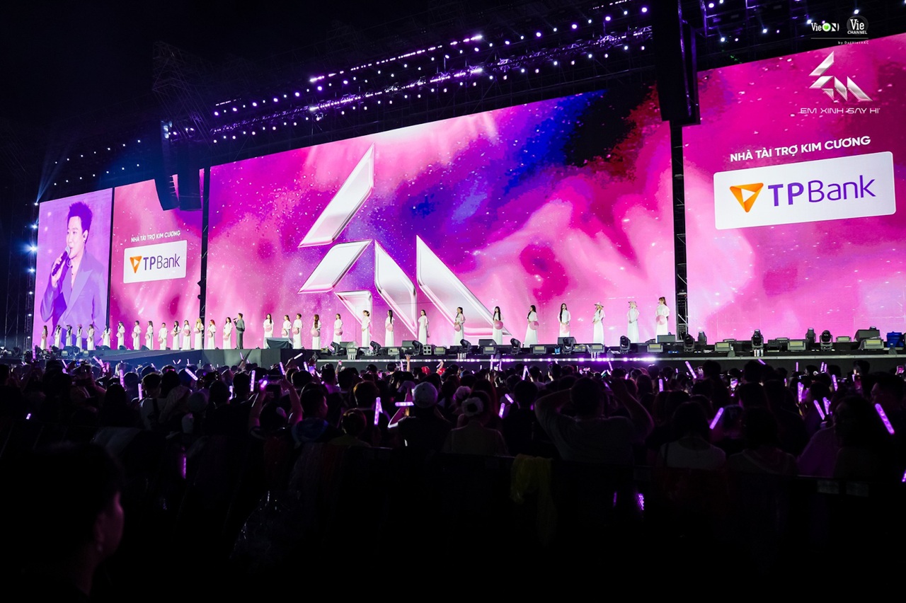 Sau 4 ngày bình chọn, kim chủ đang đổi ngôi: Fan Em xinh quyết tâm khiến cả G-DRAGON lẫn 2 Anh trai “hít khói”?- Ảnh 2.