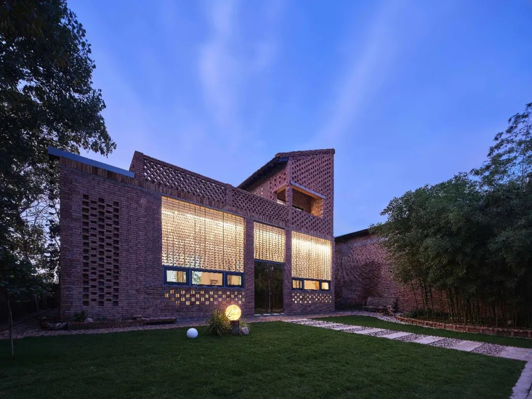 Nữ tiến sĩ chi gần 1,5 tỷ đồng xây “nhà xanh” 270m2 để cha dưỡng già: Tự phát điện, tự lọc nước, cả năm không tốn tiền điện- Ảnh 6. Nữ tiến sĩ chi gần 1,5 tỷ đồng xây “nhà xanh” 270m2 để cha dưỡng già: Tự phát điện, tự lọc nước, cả năm không tốn tiền điện- Ảnh 6.