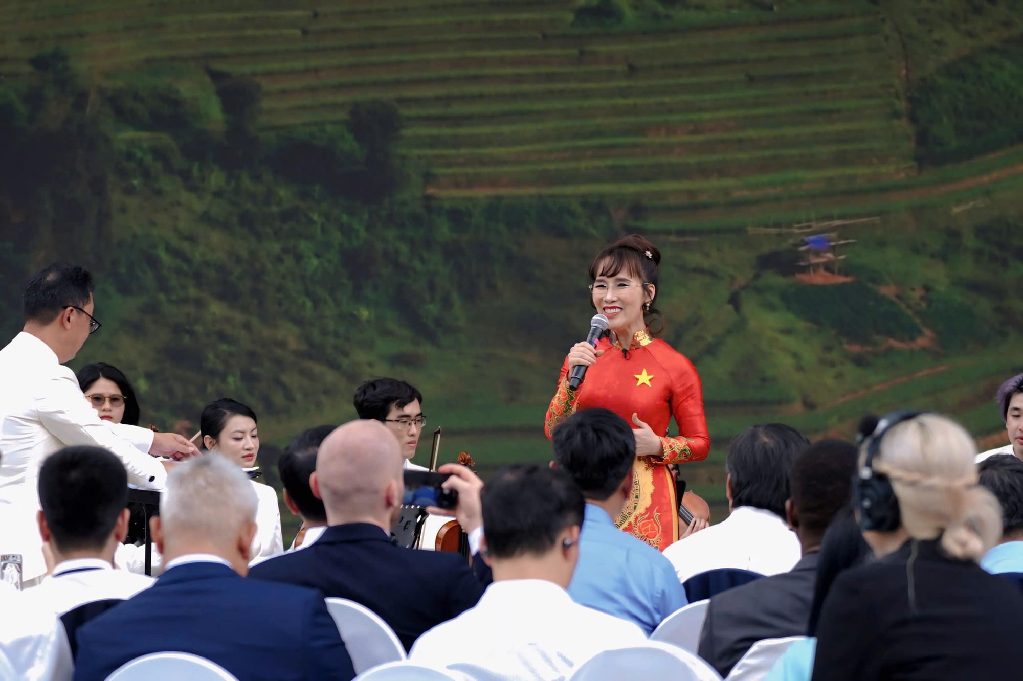 Dấu ấn 2025: Ông Phạm Nhật Vượng chi 28.000 tỷ để VinFast ‘không có kế hoạch B’, ông Trần Đình Long tung tiếp ‘quả đấm thép’, ông Nguyễn Đức Tài xong nhiệm vụ- Ảnh 5.